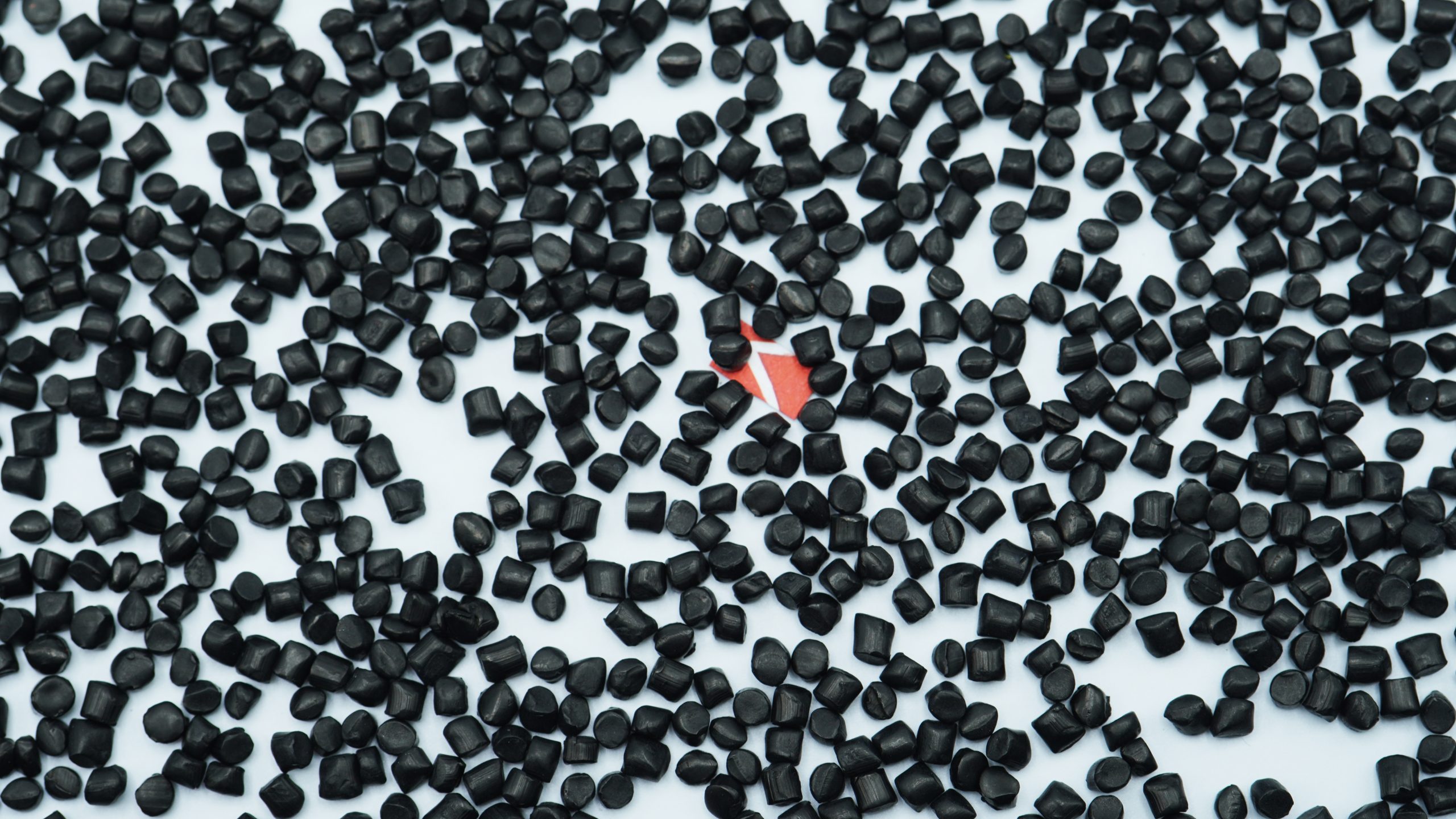 Black Masterbatch – conductive to deep-jet blacks